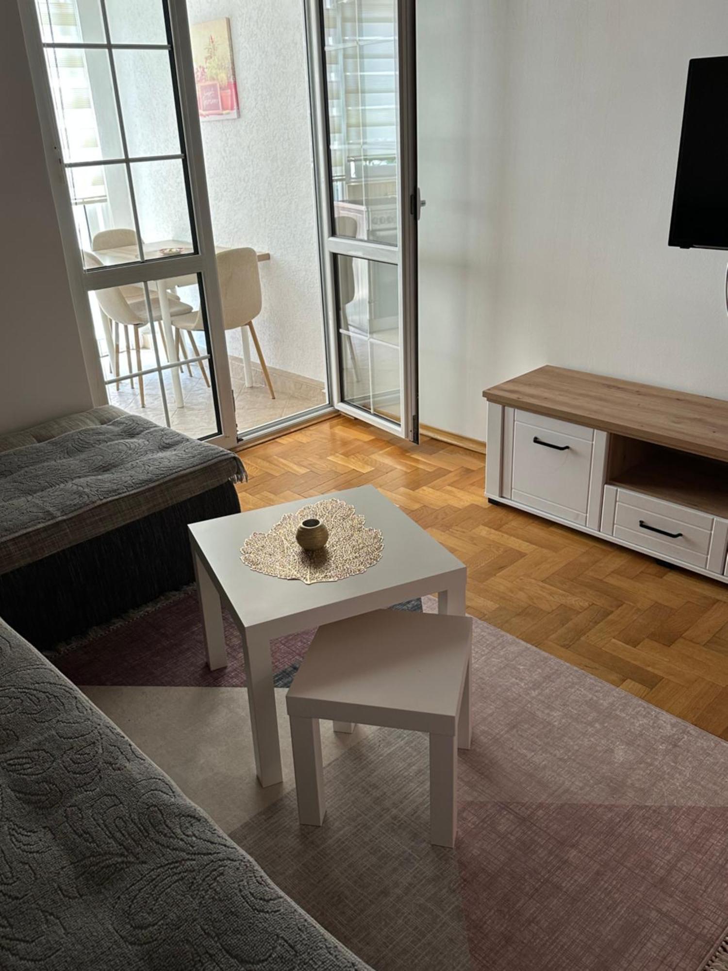Apartmani Jedro Rafailovici Eksteriør bilde