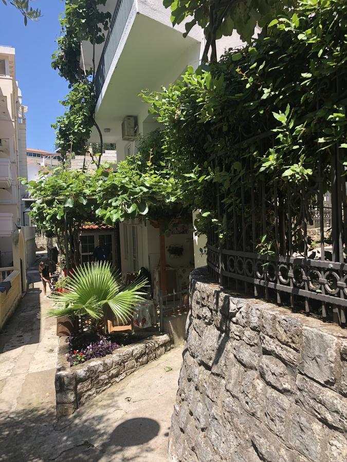 Apartmani Jedro Rafailovici Eksteriør bilde